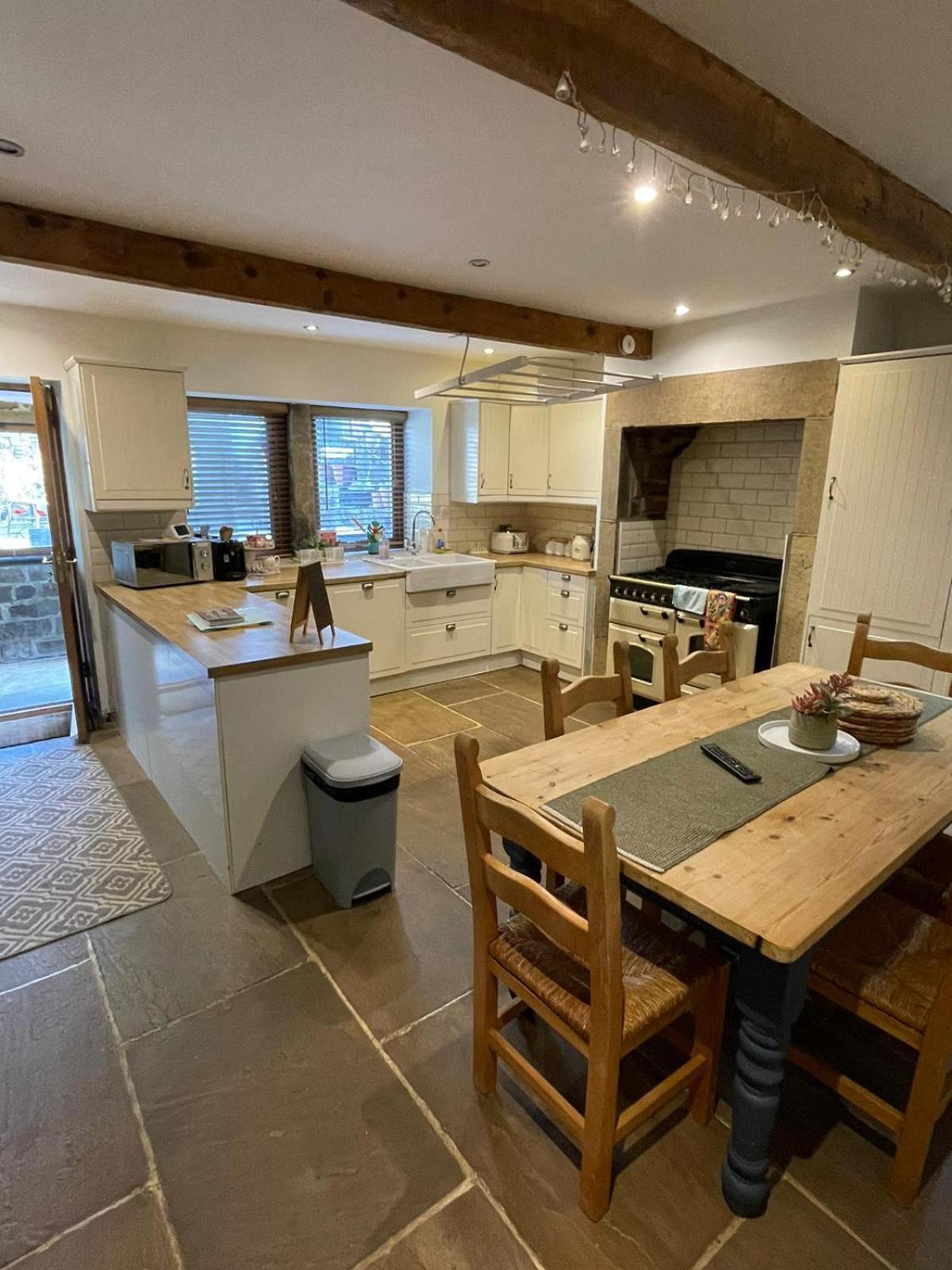 Wuthering Cottage - Central, Stylish, Cosy, Comfy Haworth Buitenkant foto